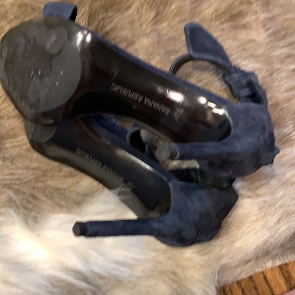Banana Republic suede heels navy - Picture 6 of 6